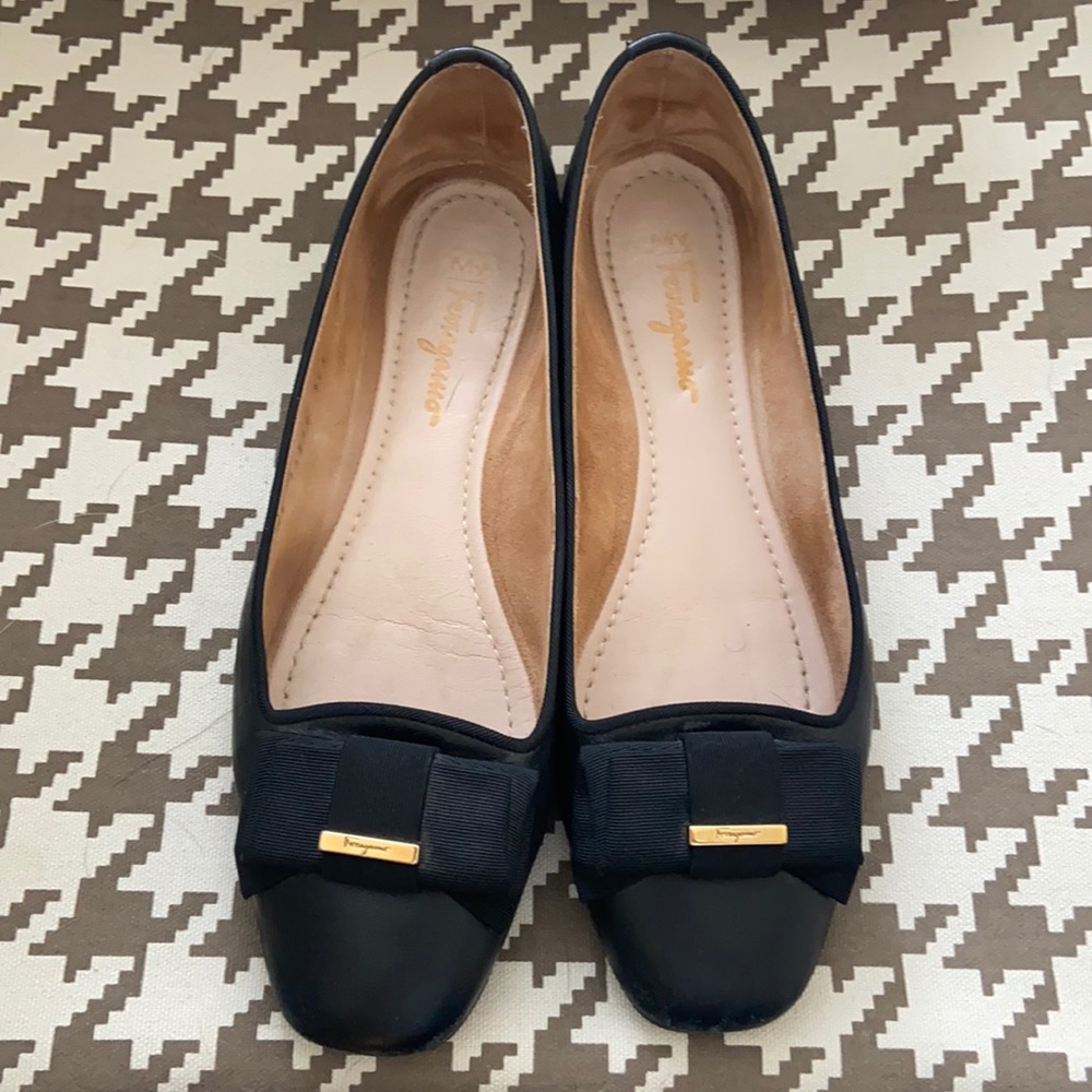 Ferrragamo women’s bow flats